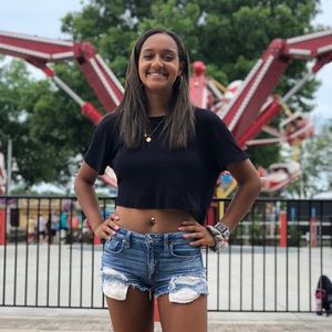 Meet your Posher, Marissa